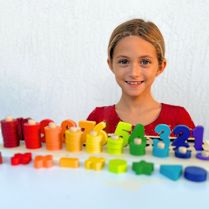 Le monde des chiffres en arc en ciel en bois