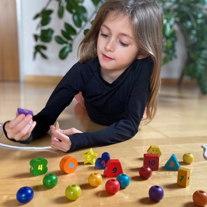 Jeu en bois d'enfilage Montessori